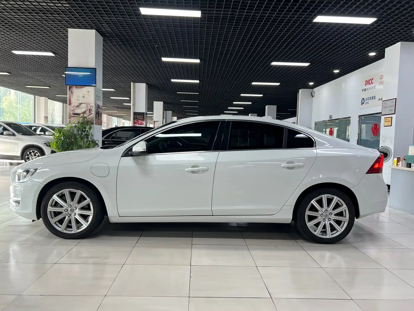 Volvo S60 Plug-in Hybrid 2018 2019 S60L T6 E-Drive Hybrid Edition