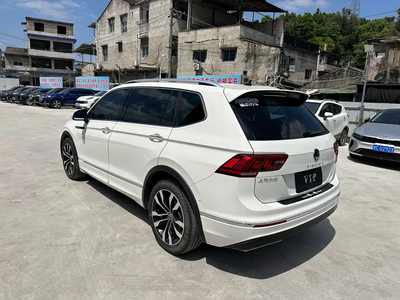 Volkswagen Tiguan L 2021 330TSI Automatic 2WD R-Line Premium фото 3