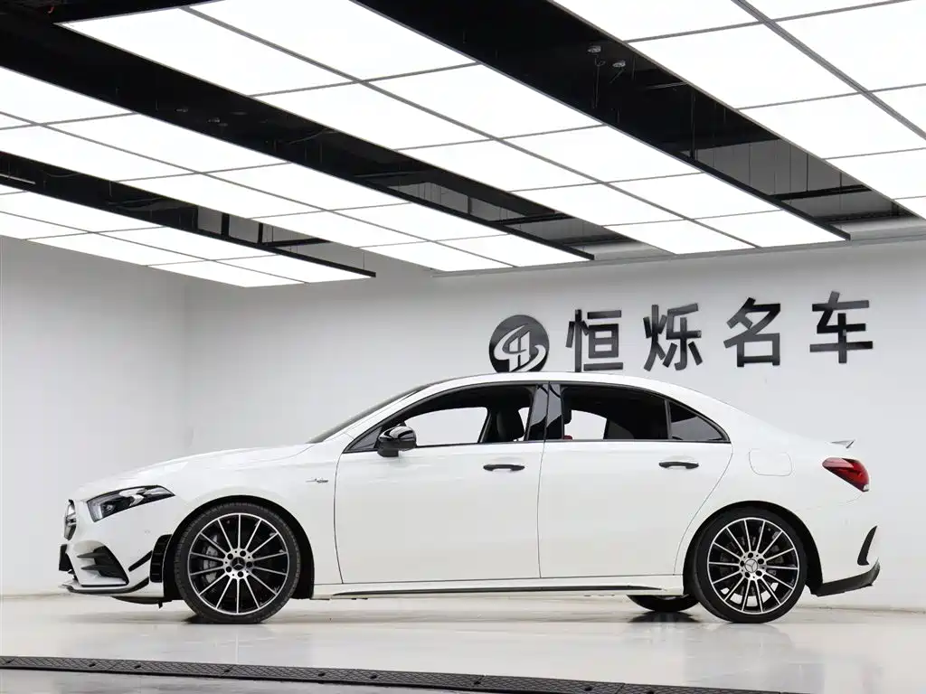 Mercedes-Benz A-Class AMG 2023 Model Year AMG A 35 L 4MATIC фото 32