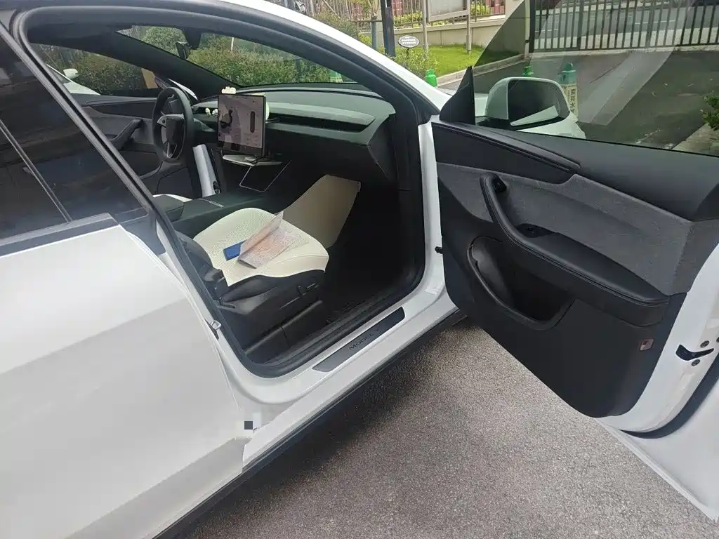 Tesla Model Y 2026 2026 Facelift Long Range Rear-Wheel Drive