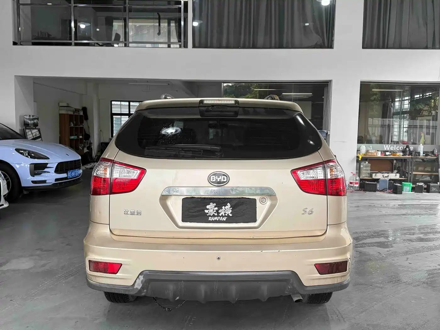 BYD S6 2014 2013 Joy Edition 2.0L Manual Luxury 5-seater