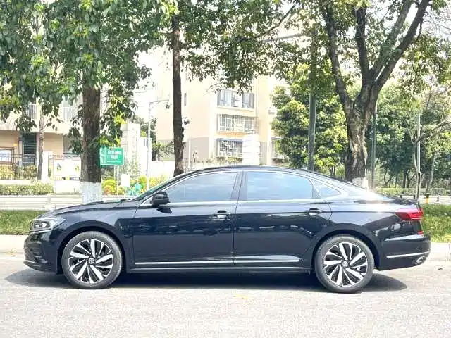 Volkswagen Passat 2022 330TSI Elite Edition фото 5