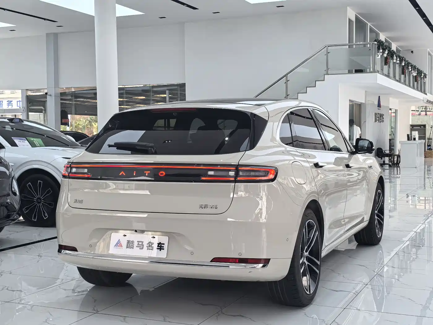 AITO Wenjie AITO M5 2025 Extended Range Ultra AWD фото 12