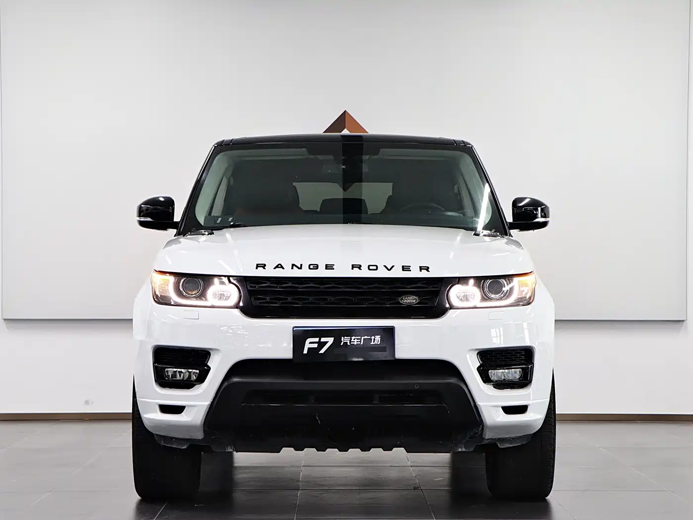 Land Rover Range Rover Sport 2016 3.0 SC V6 HST фото 2