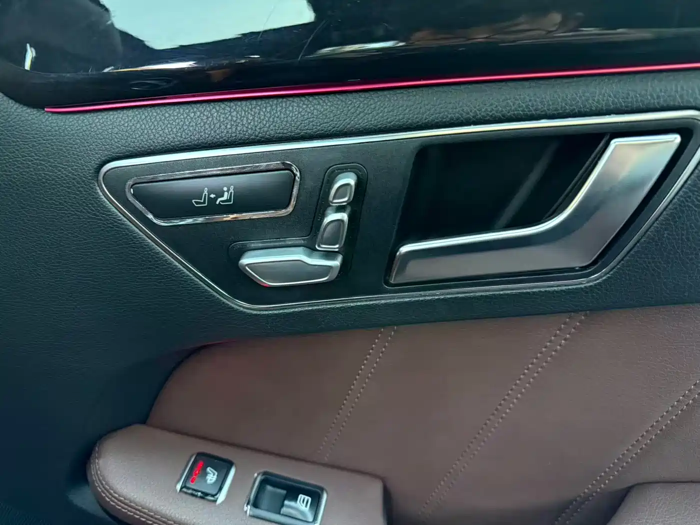 Mercedes-Benz E-Class 2015 E 320 L Luxury 4MATIC фото 12