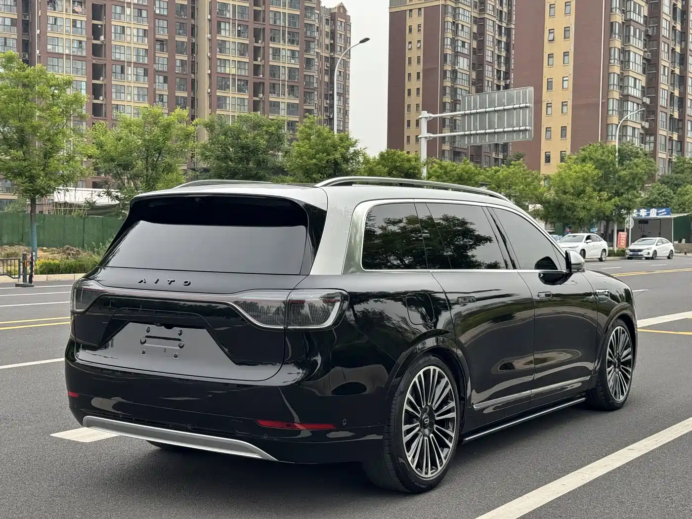 AITO Wenjie AITO M9 2024 Range Extender Ultra 52kWh 6-seater фото 20