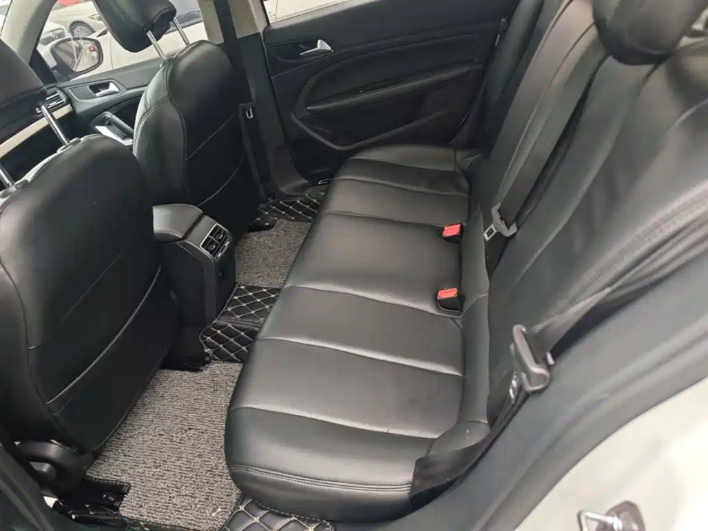 Photo 17 - Peugeot 408