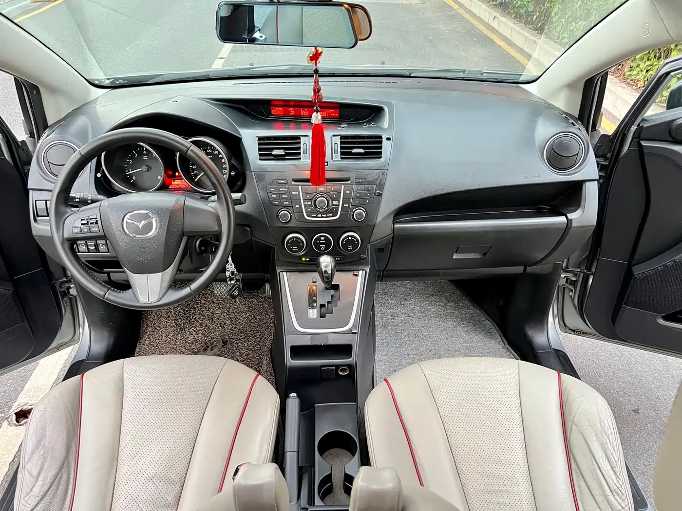 Mazda Mazda5 2011 2011 2.0L Automatic Luxury