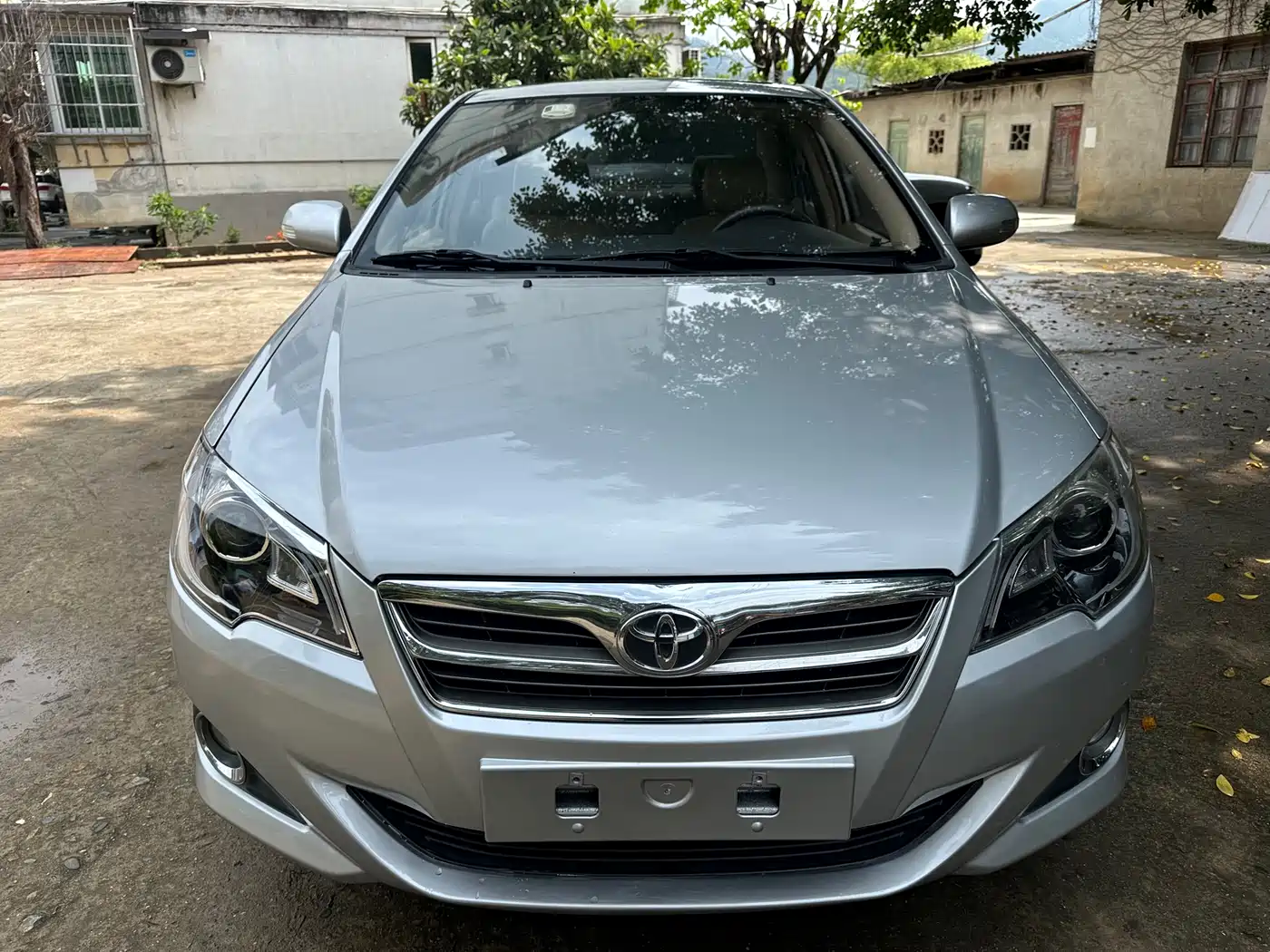 Toyota Corolla 2013 1.6L Automatic Luxury фото 3