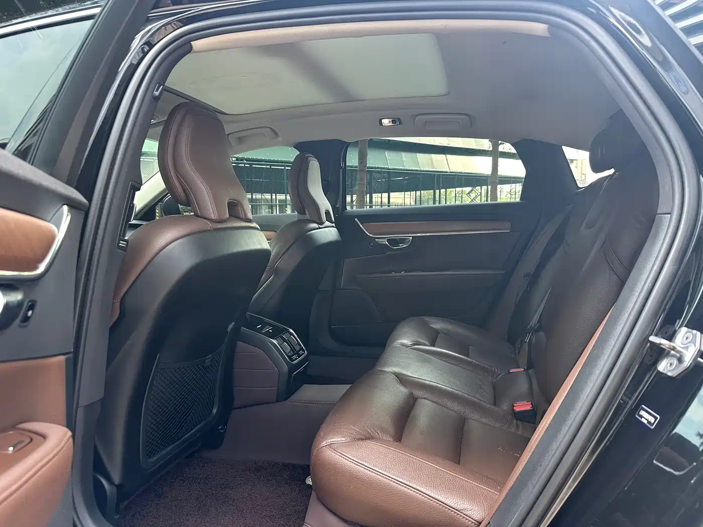 Фото 8 - Volvo S90