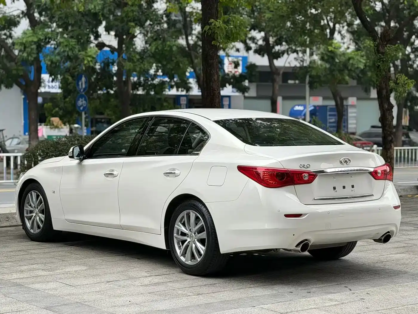 Infiniti Q50 2016 2014 3.7L Comfort Edition