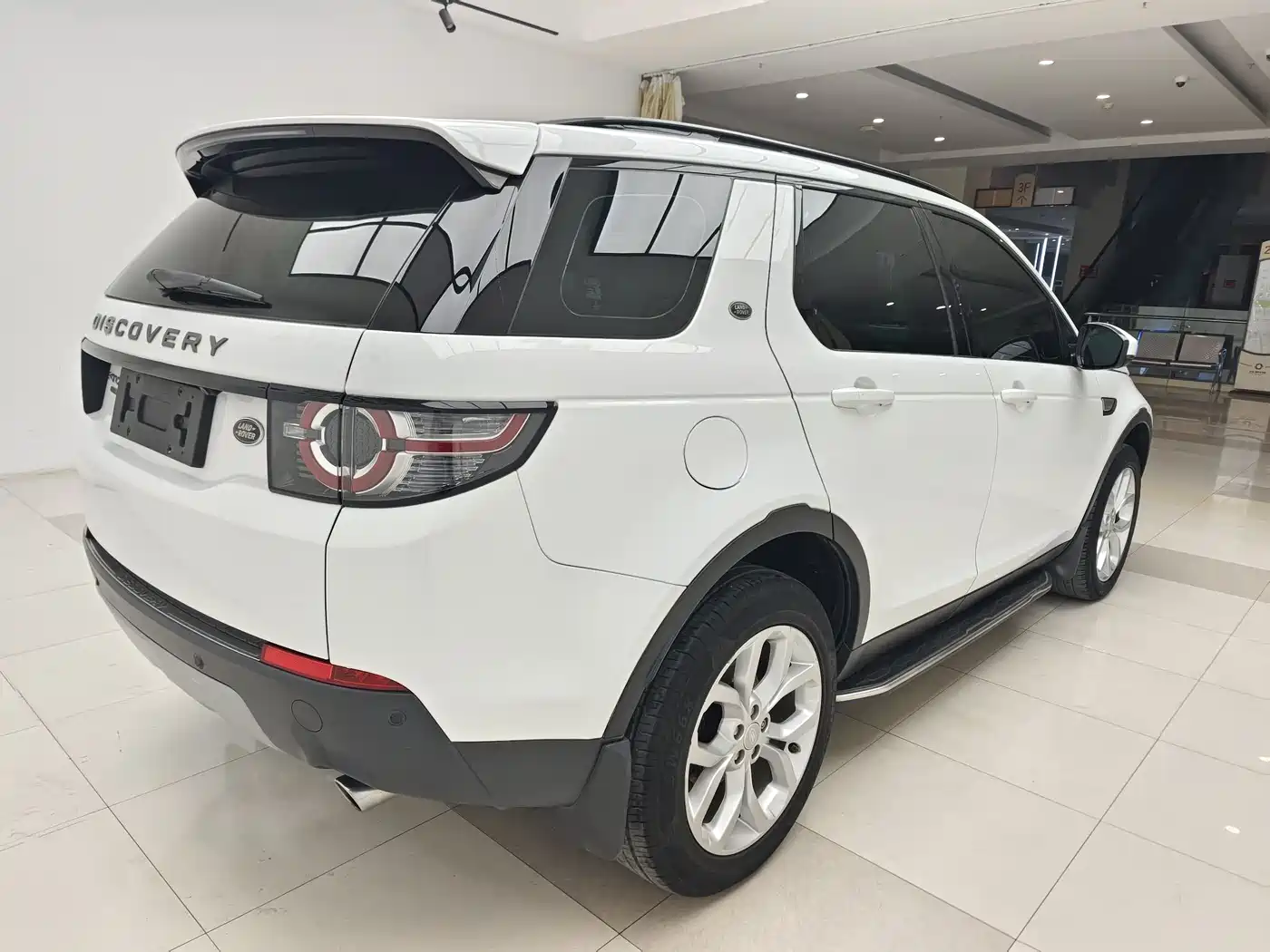 Land Rover Discovery Sport 2016 2.0T HSE фото 15