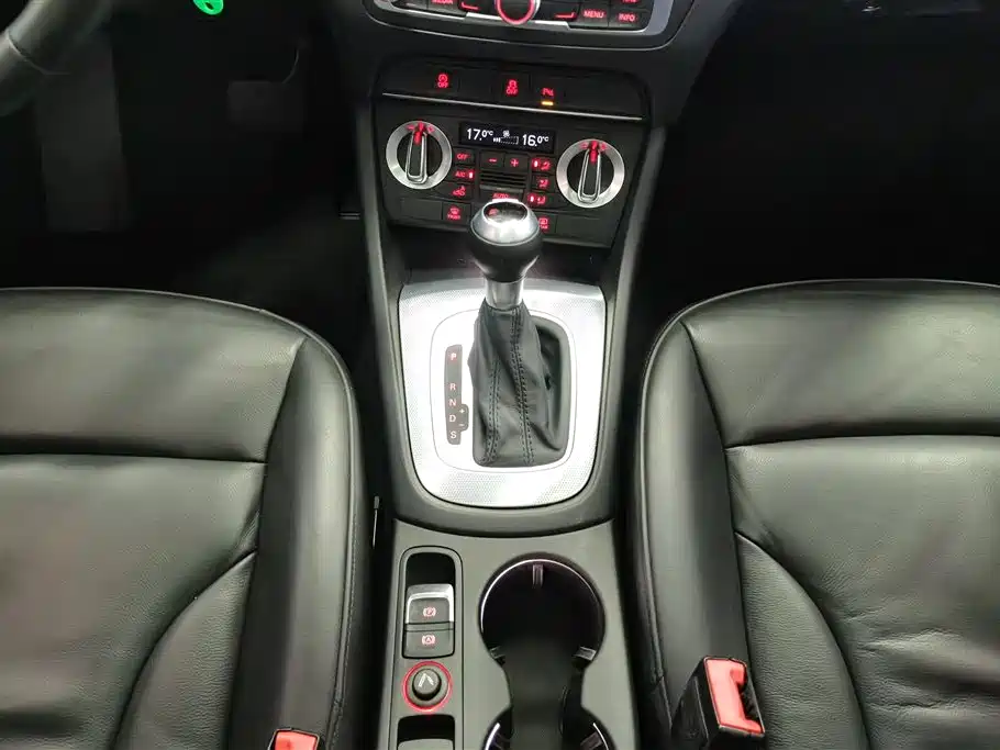Audi Q3 2016 30 TFSI Heritage Edition Comfort фото 16