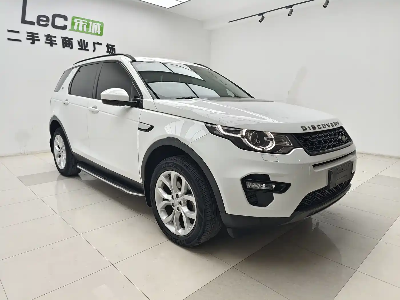 Land Rover Discovery Sport 2016 2.0T HSE фото 3