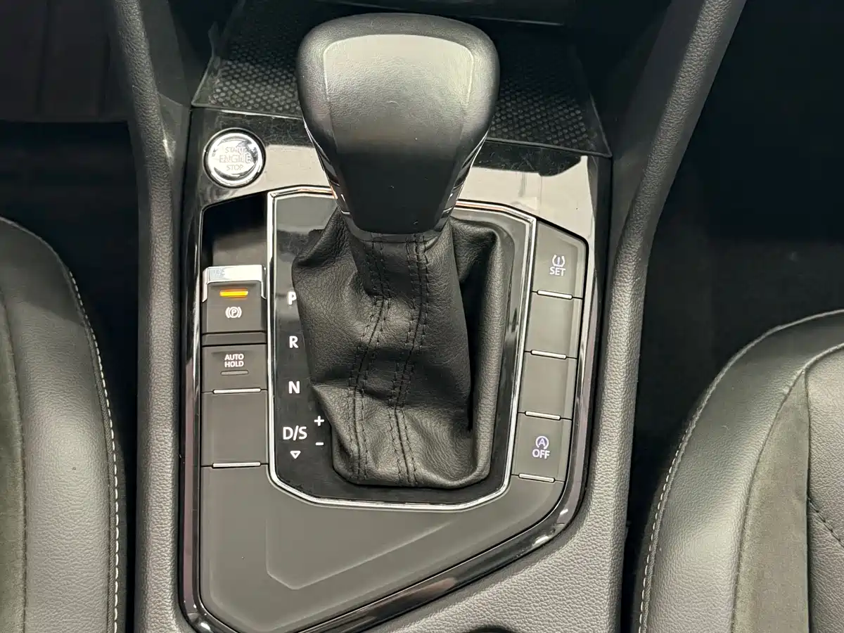 Volkswagen Tiguan L 2018 Facelift 330TSI Automatic 2WD Luxury Edition фото 19