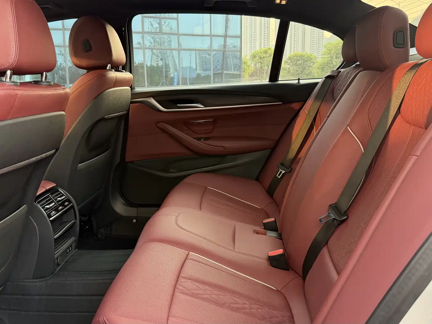 BMW 5 Series 2021 530Li Leading M Sport Package фото 14