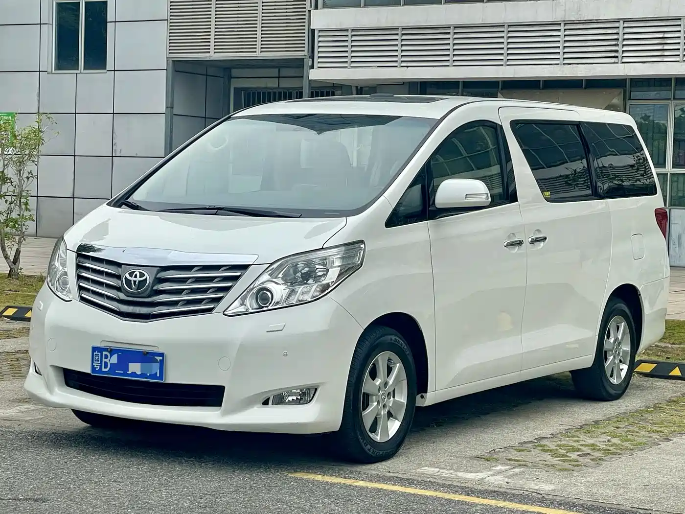 Toyota Alphard 2011 3.5L Luxury Edition