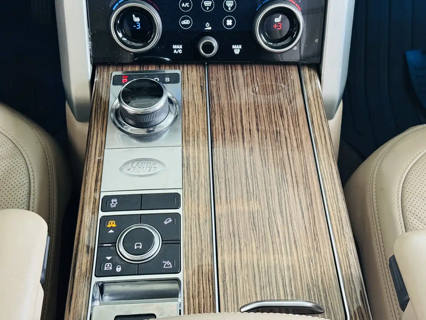 Land Rover Range Rover 2018 3.0 SC V6 Golden Age Edition фото 19
