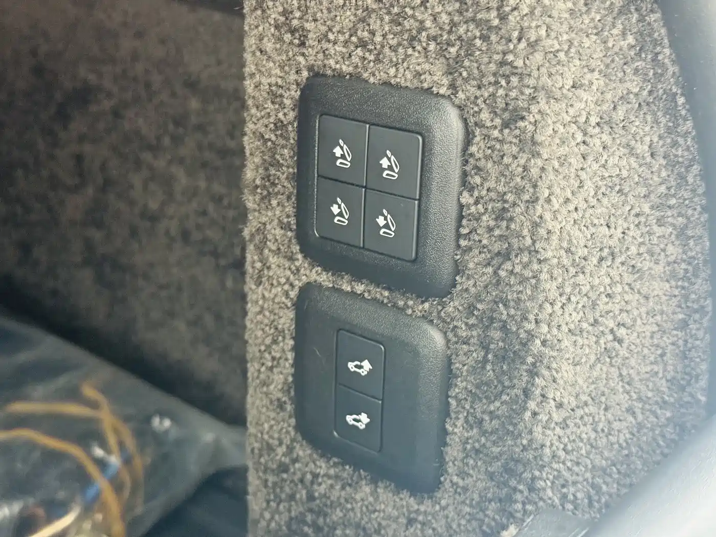 Land Rover Range Rover 2018 3.0 SC V6 Golden Age Edition фото 24