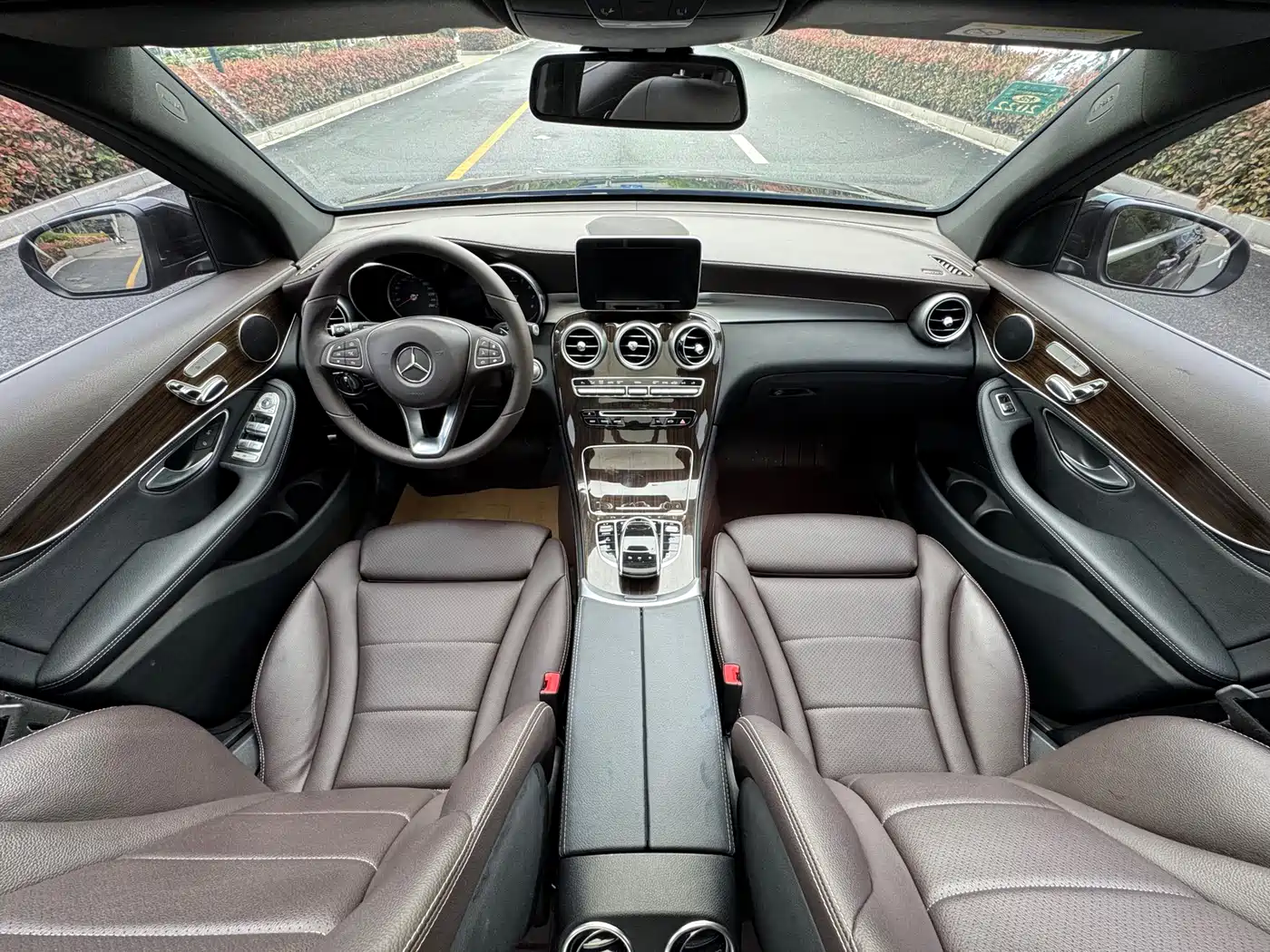 Mercedes-Benz GLC 2018 Facelift GLC 260 4MATIC Dynamic фото 16
