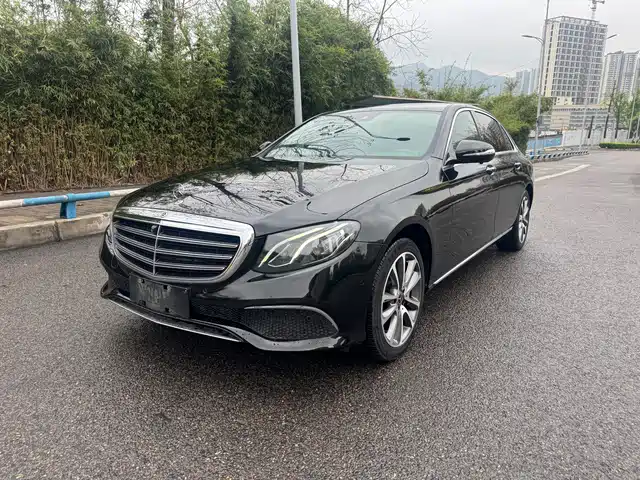 MERCEDES-BENZ E CLASS