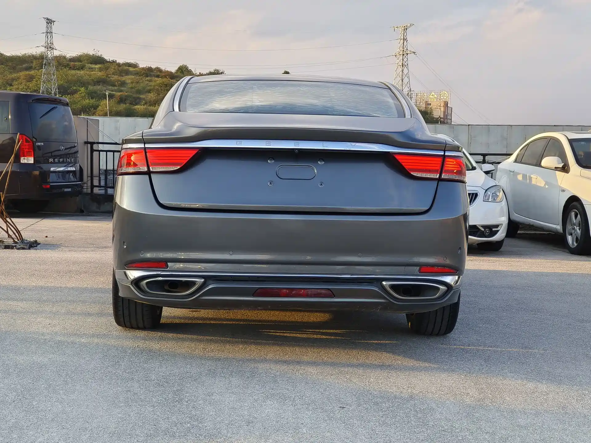 Фото 4 - Geely Borui