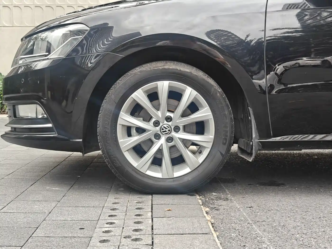 Volkswagen Lavida 2015 1.6L Automatic Comfort Edition фото 21