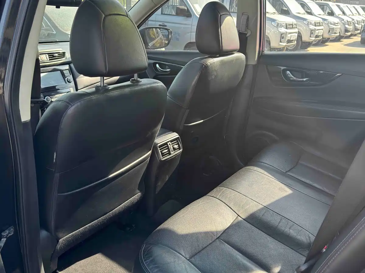 Фото 8 - Nissan X-Trail