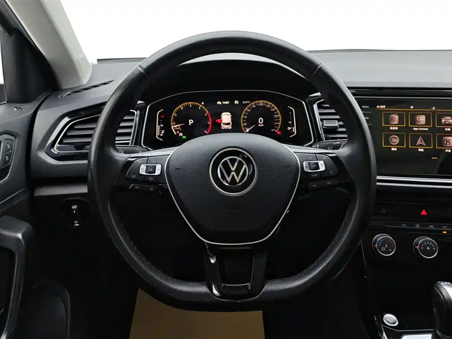 Фото 15 - Volkswagen T-ROC
