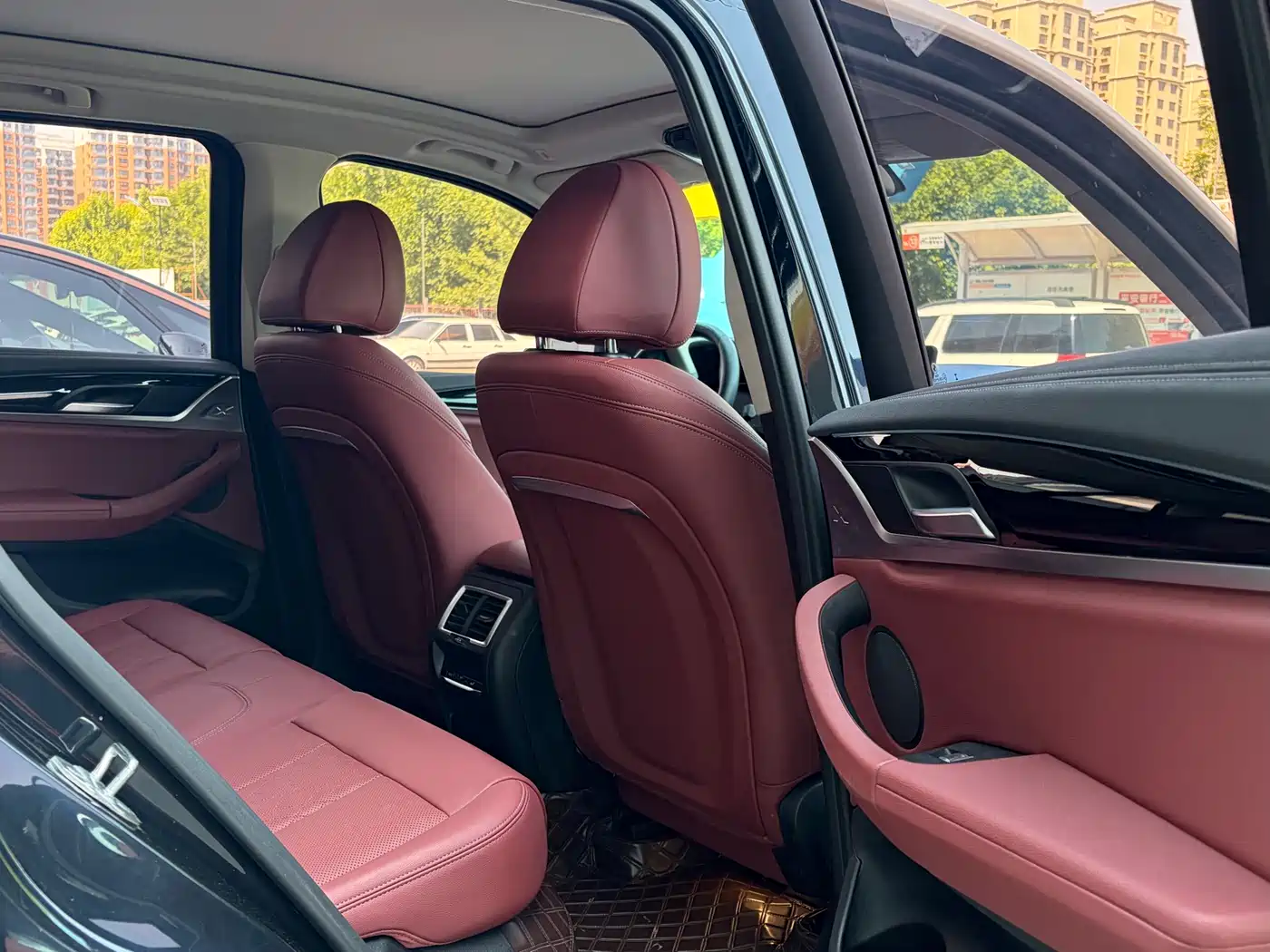 BMW iX3 2023 Leading Type фото 9