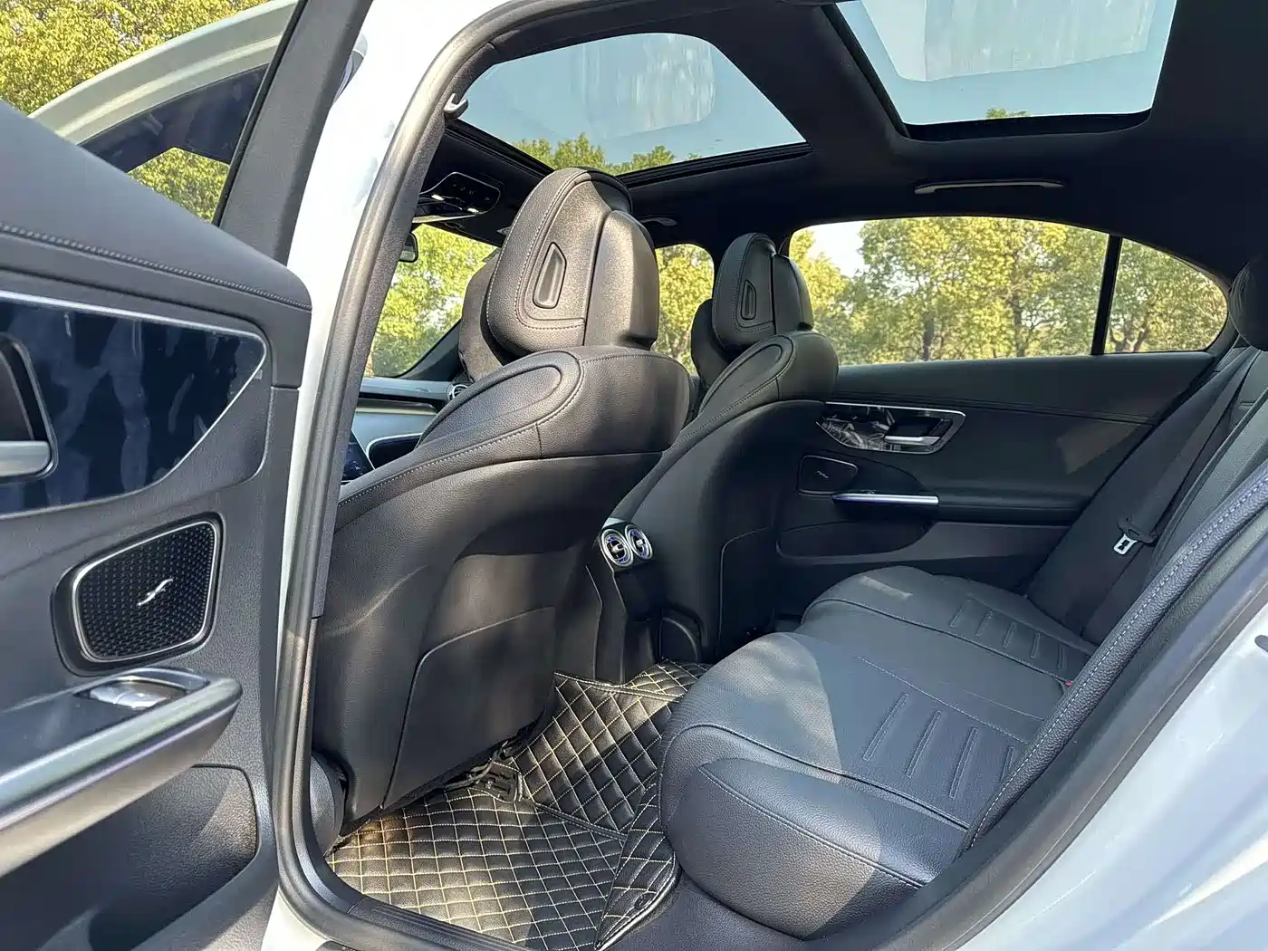 Mercedes-Benz C-Class 2024 C 260 L Sport фото 10