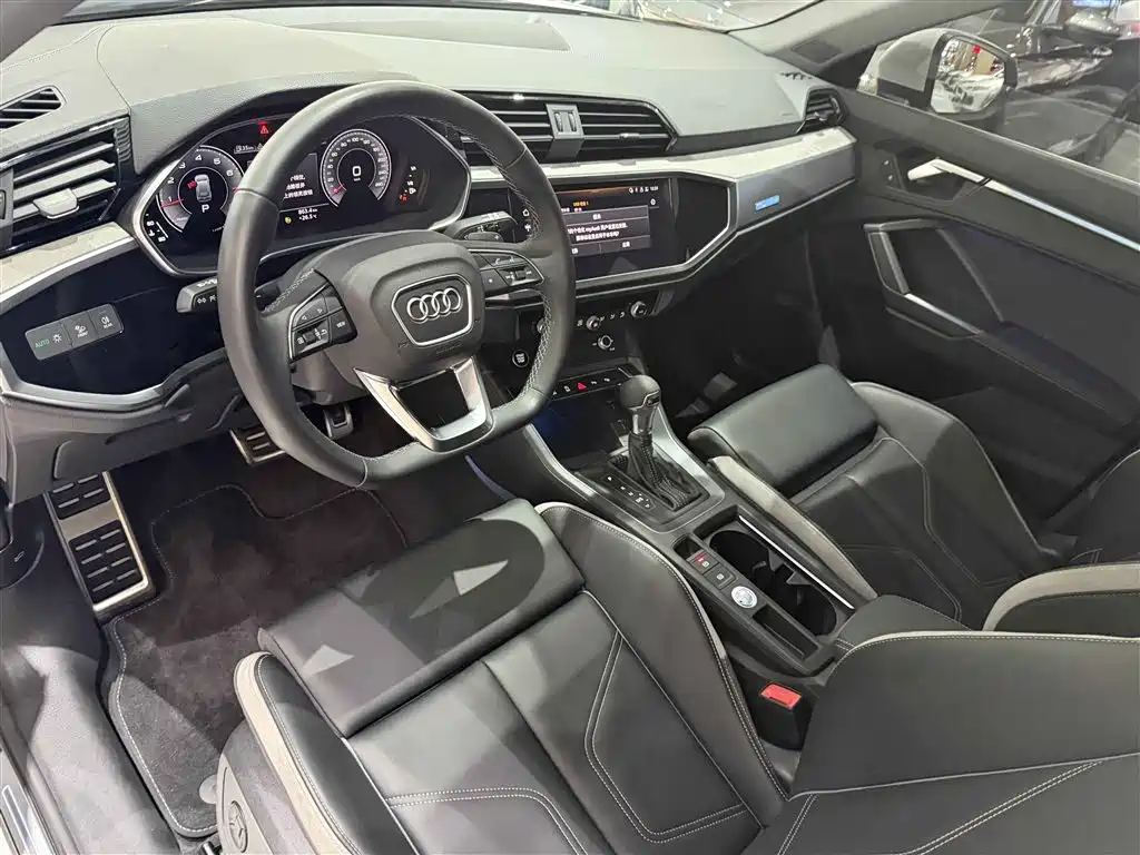Audi Q3 2024 35 TFSI Fashion Sport фото 11