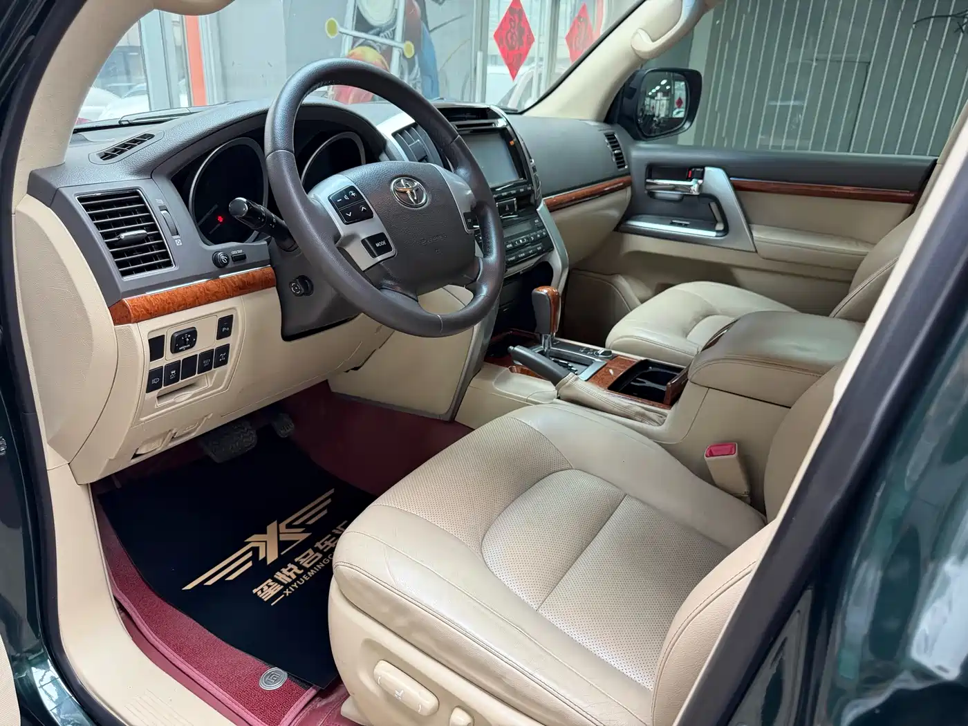 Toyota Land Cruiser 2012 4.6L Automatic VX-R фото 12