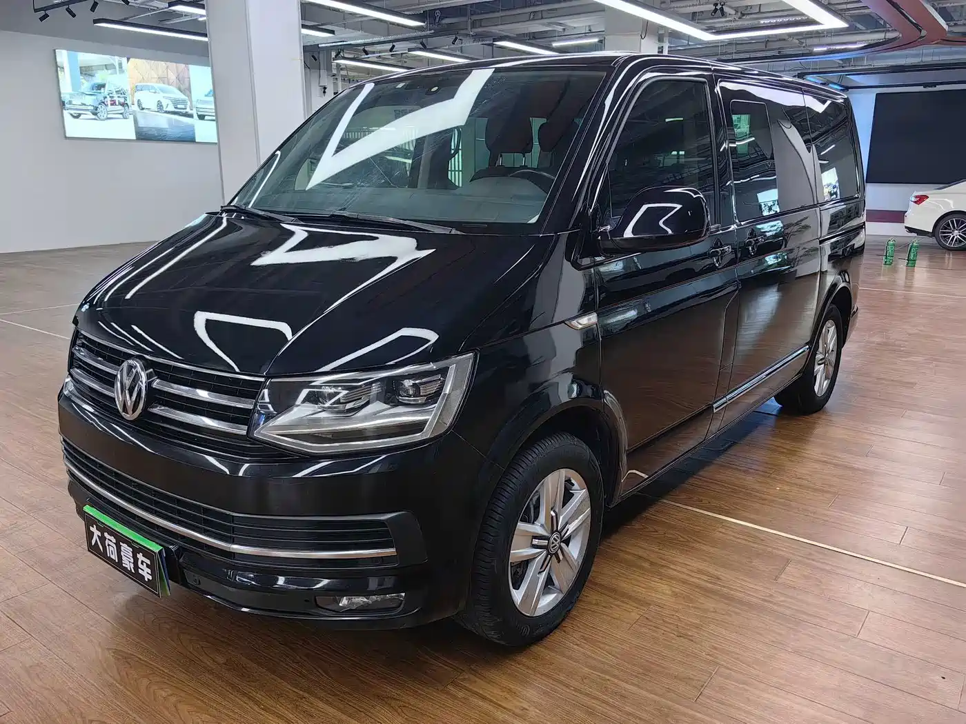 Volkswagen Multivan 2017 2016 2.0TSI 2WD Luxury 7-Seater