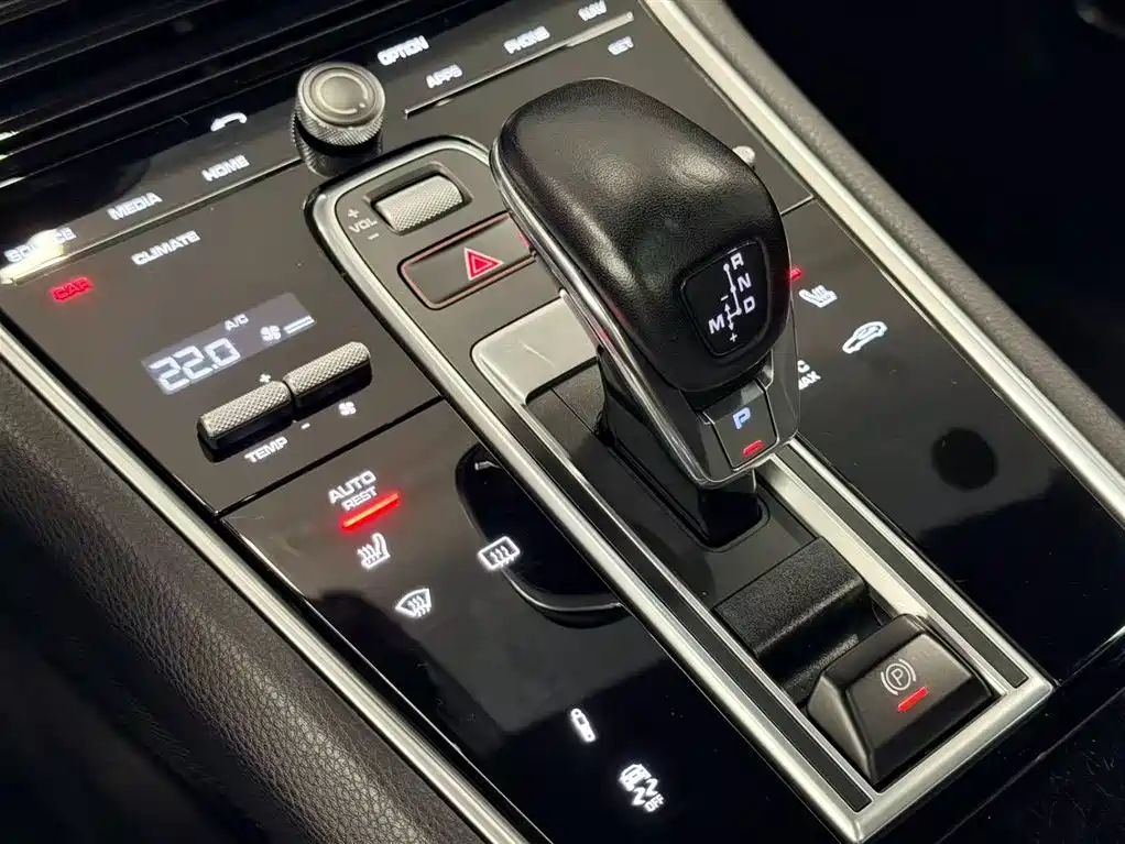 Porsche Panamera 2017 Panamera 4 Sport Turismo 3.0T фото 18
