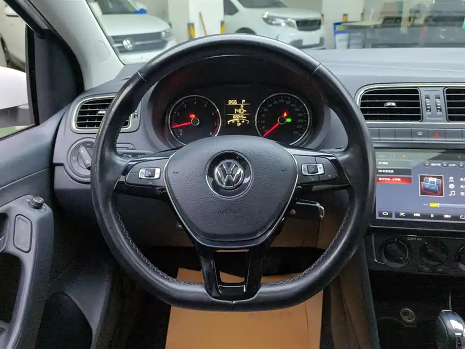 Volkswagen Polo 2016 1.6L Automatic Comfort фото 15