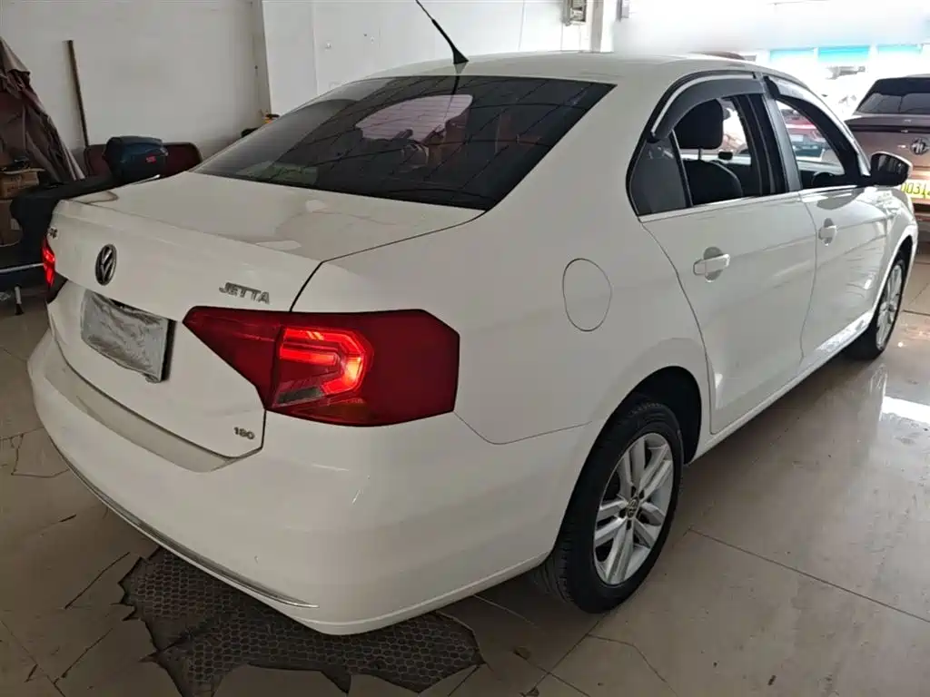 Volkswagen Jetta 2017 1.5L Automatic Comfort фото 5