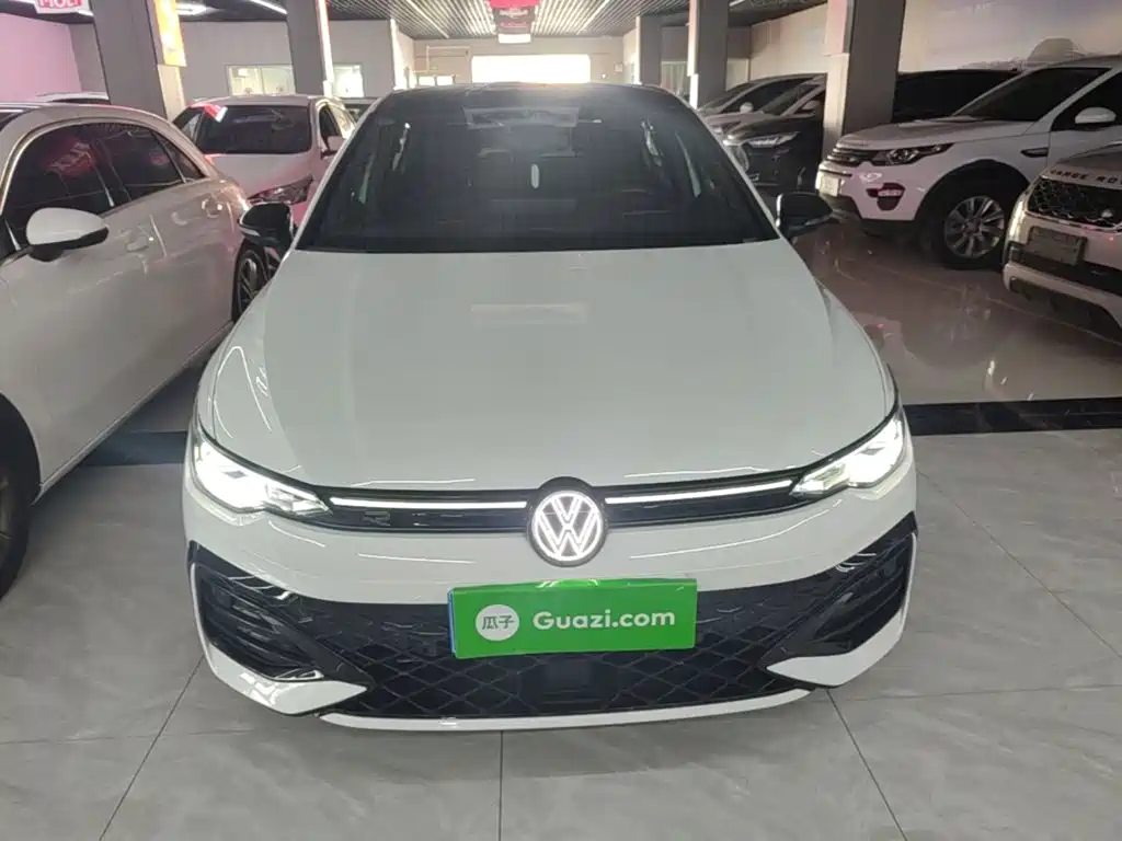 Volkswagen Golf 2025 2025 300TSI R-Line