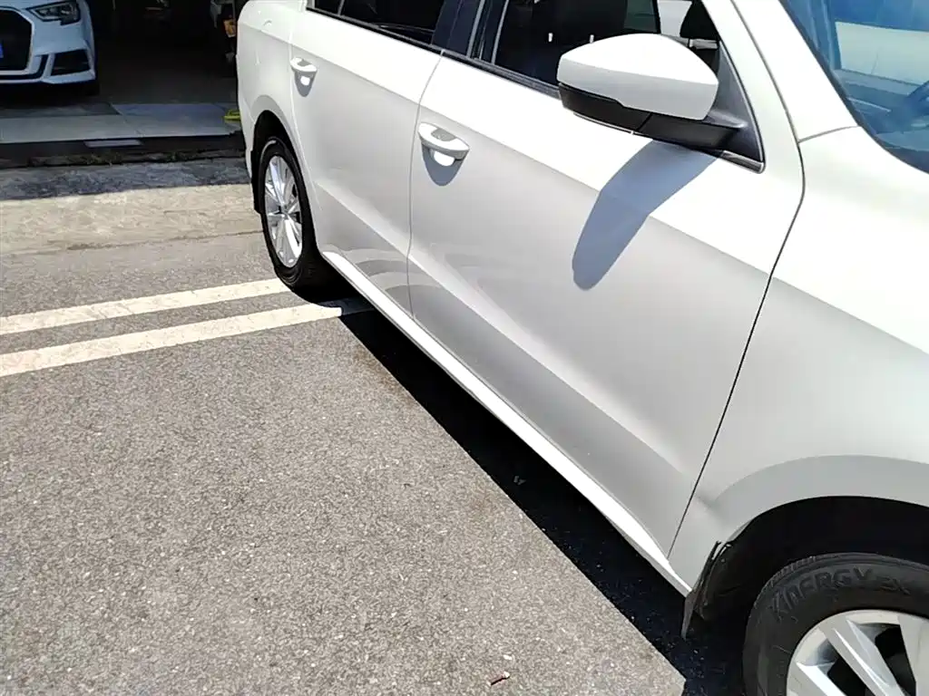 Volkswagen Lavida 2017 1.6L Automatic Comfort Edition фото 21