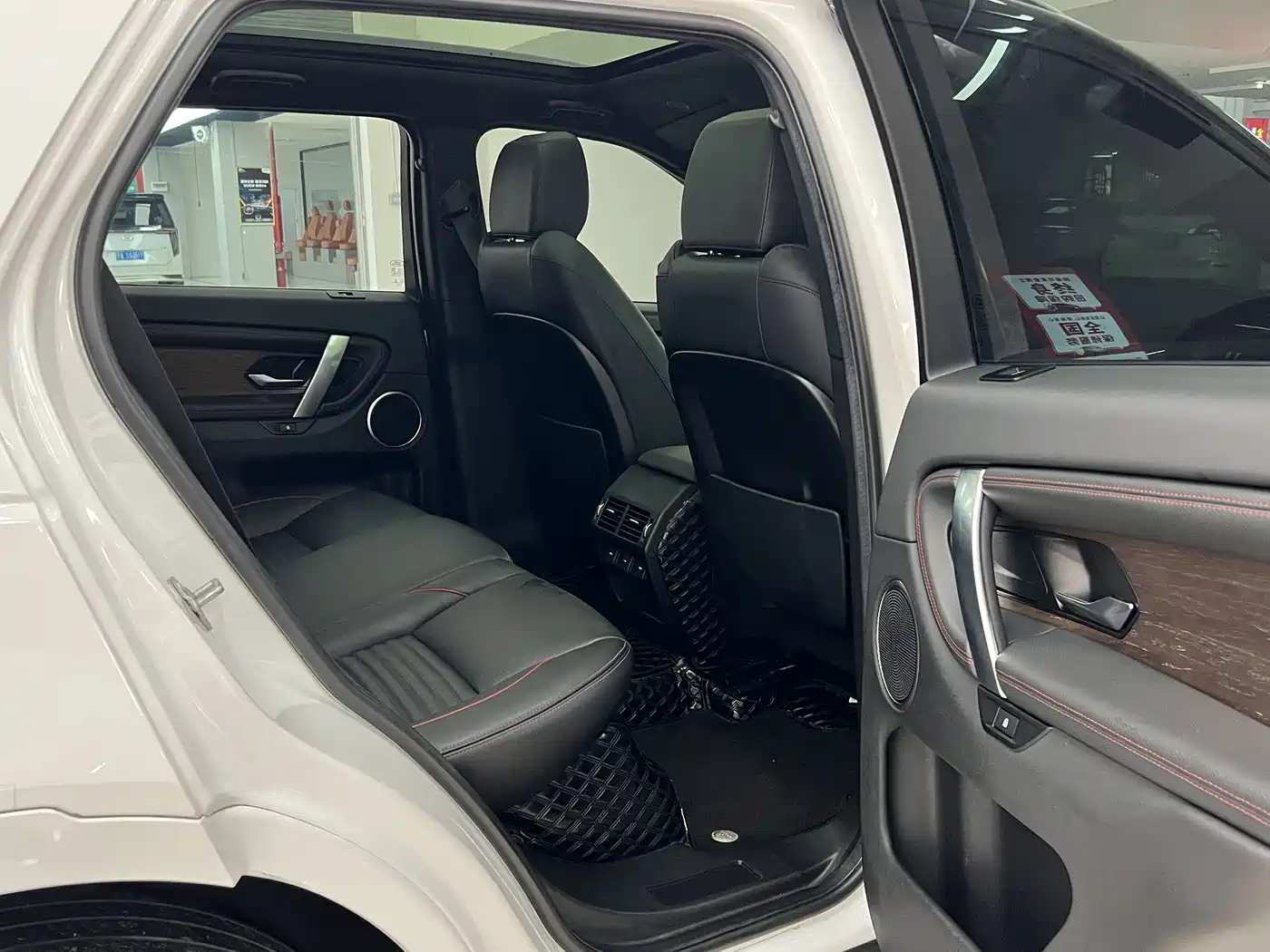 Land Rover Discovery Sport 2022 Model 249PS R-Dynamic S Performance Edition 5-Seater фото 12