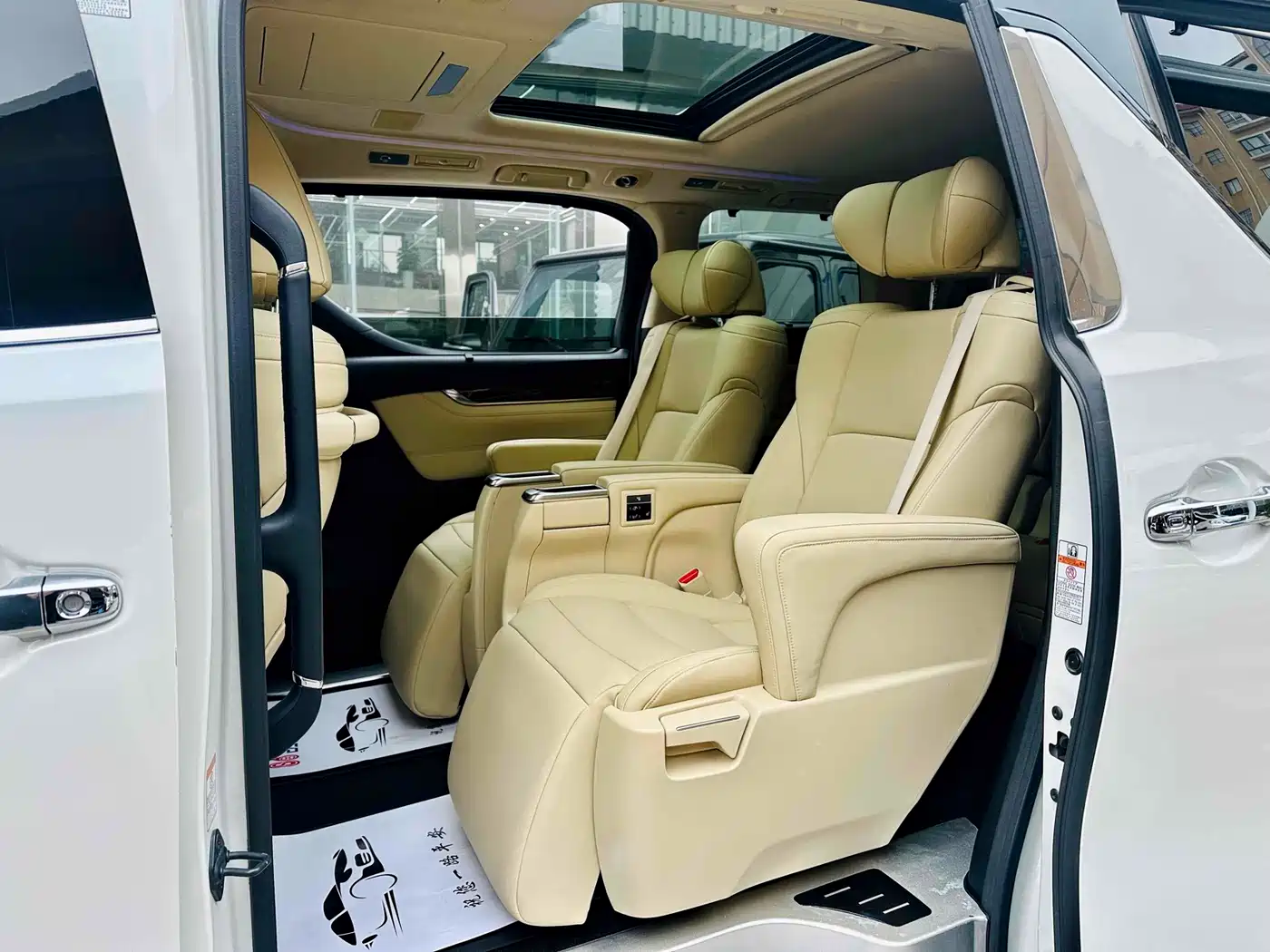 Toyota Alphard 2018 Facelift 3.5L Luxury Edition фото 7