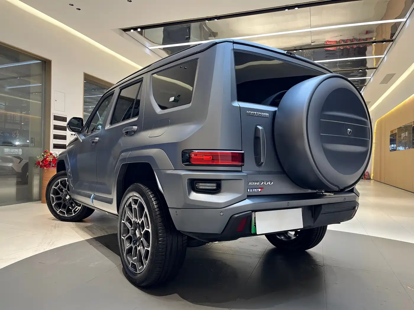 TANK TANK 700 NEW ENERGY