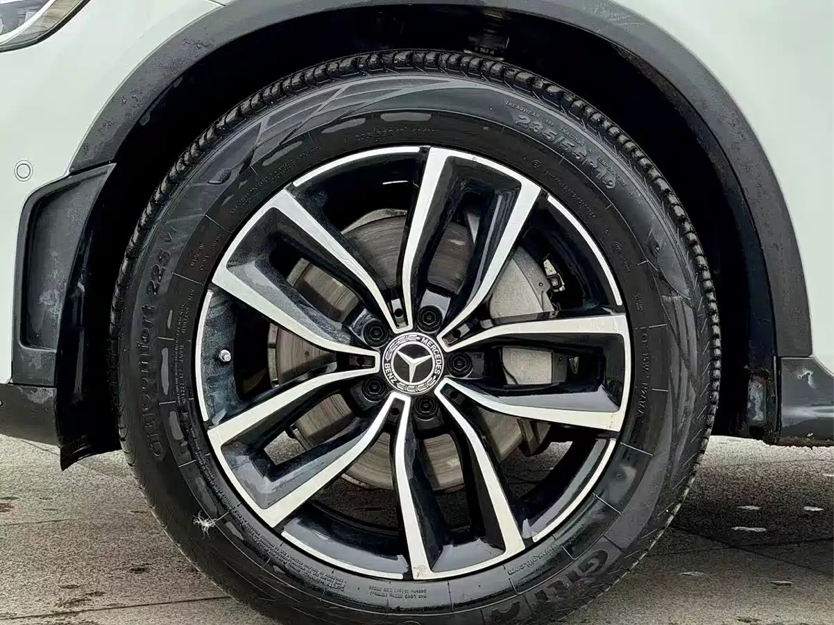 Mercedes-Benz GLC 2020 Facelift GLC 300 L 4MATIC Dynamic фото 12