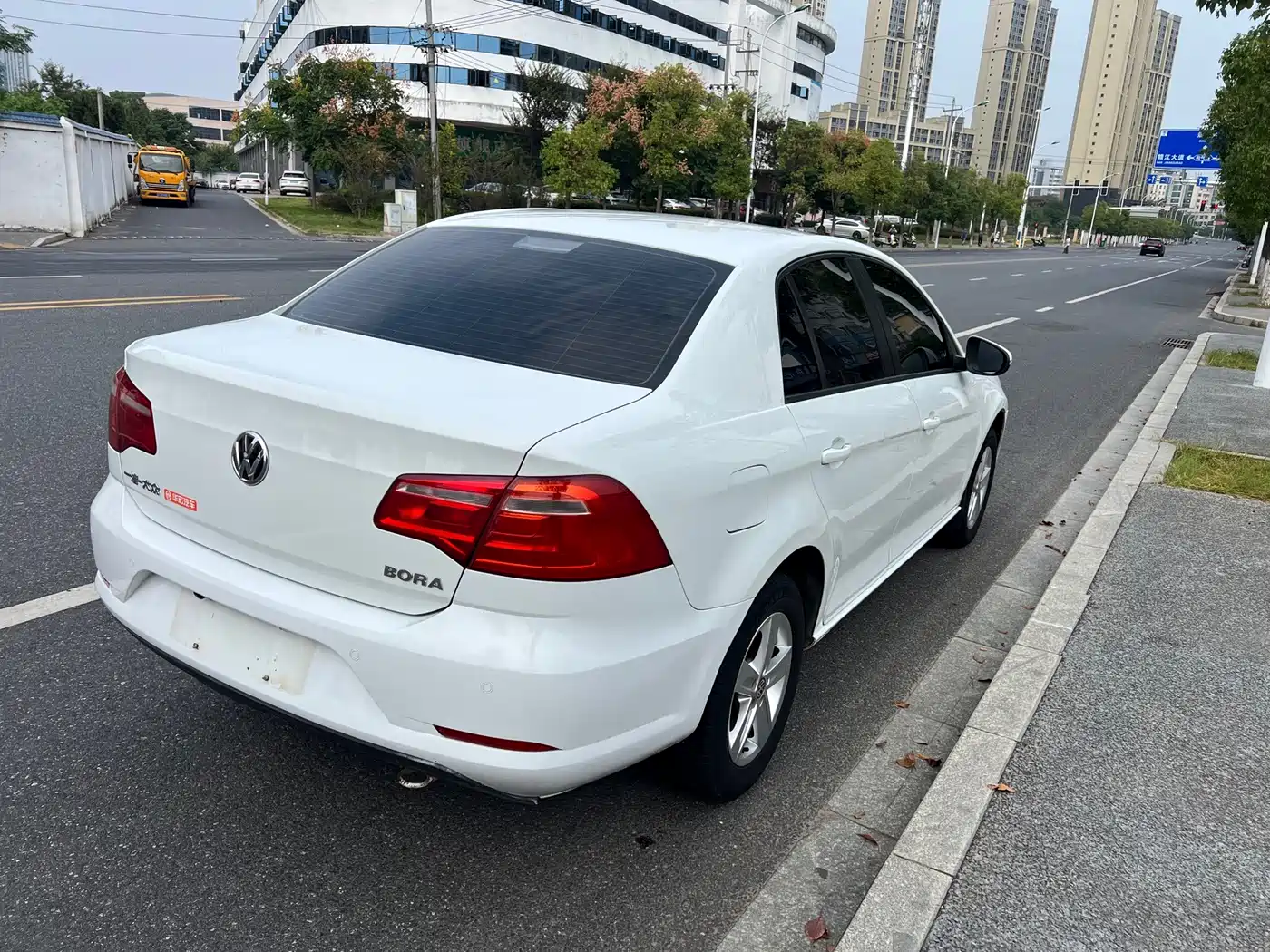 Volkswagen Bora 2013 2013 1.6L Manual Fashion Model