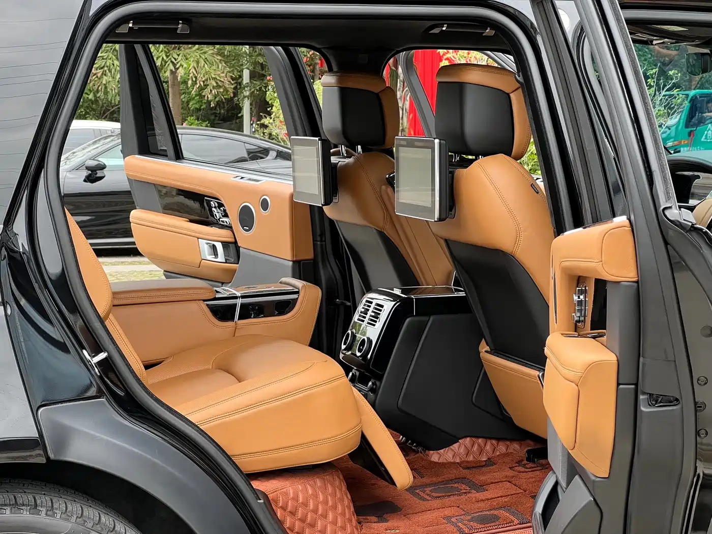 Land Rover Range Rover 2022 3.0 L6 400PS Prestige Genesis Extended Edition фото 13