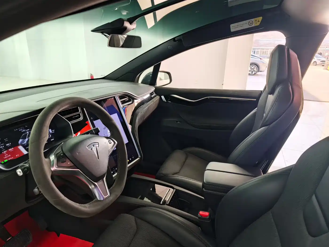 TESLA MODEL X
