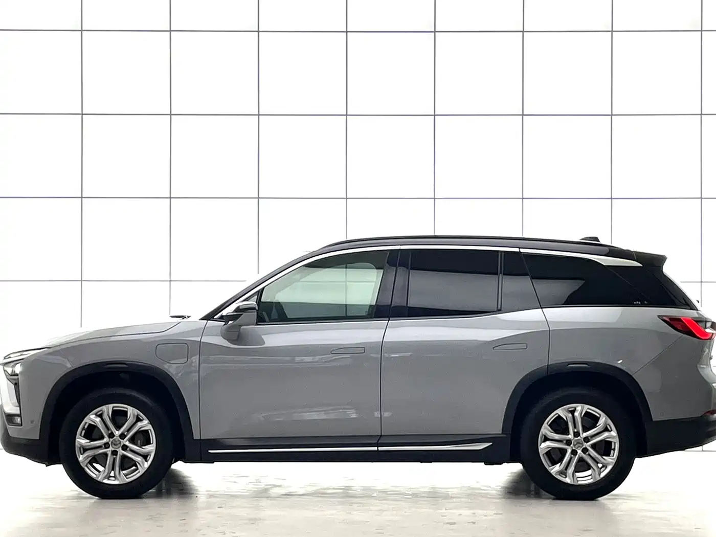 NIO ES8 2019 2018 355KM Base Model 7-Seater Version