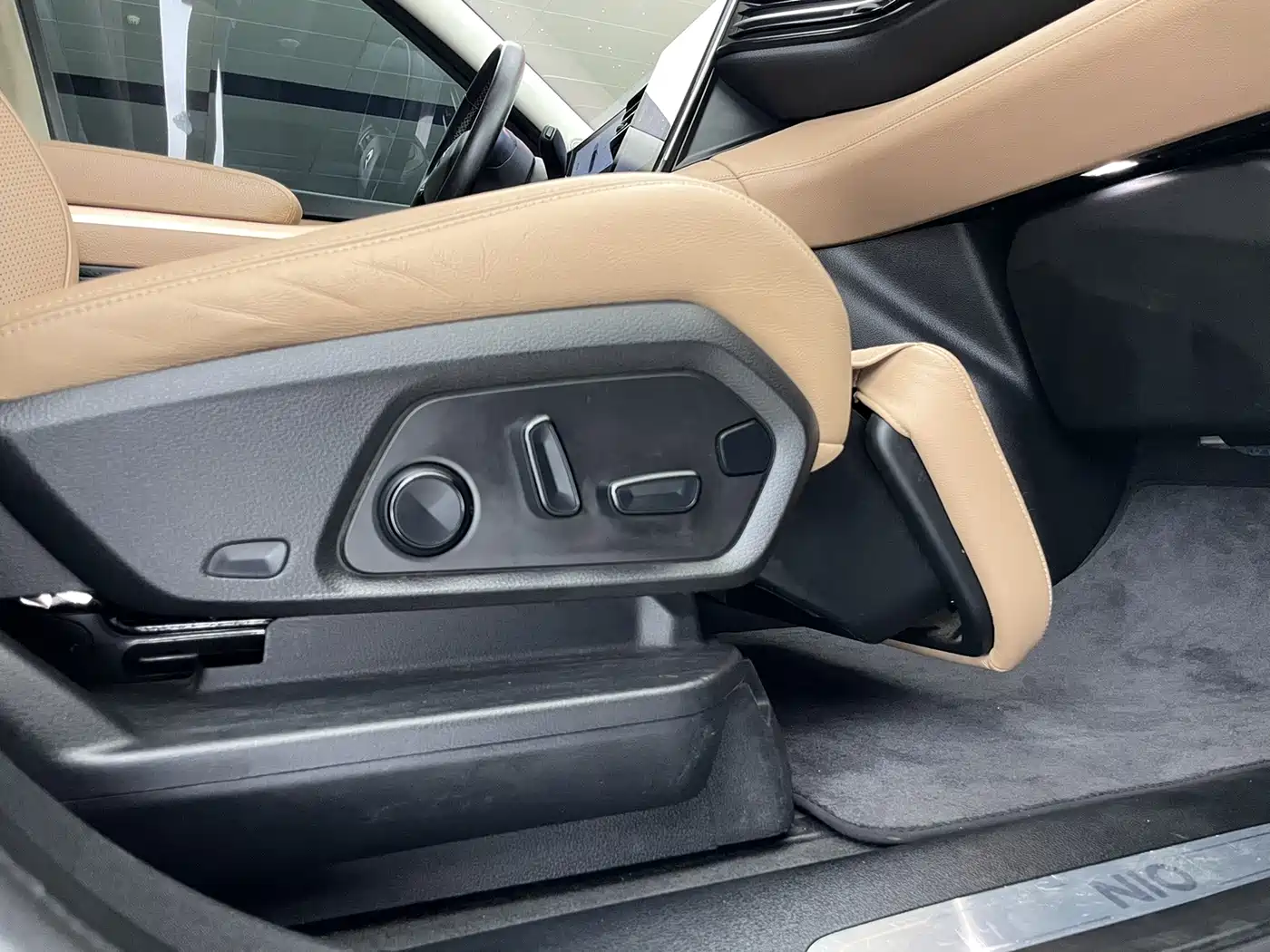 NIO ES8 2019 2018 355KM Base Model 7-Seater Version