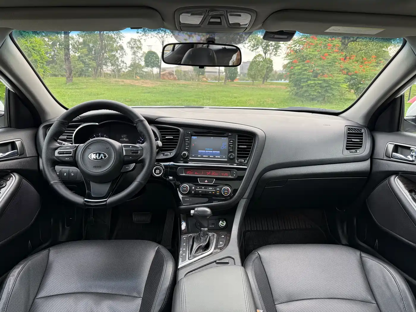 Kia K5 2014 2.0L Automatic LUXURY фото 9