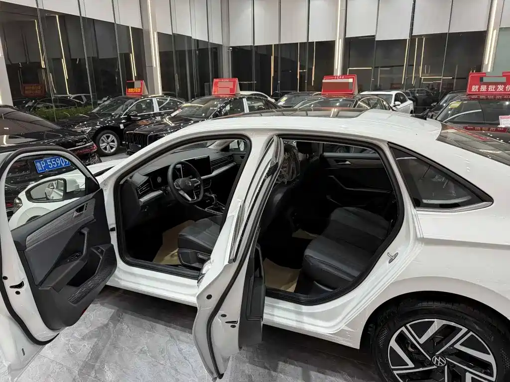 Volkswagen Sagitar 2026 2025 Facelift 300TSI DSG Beyond Edition